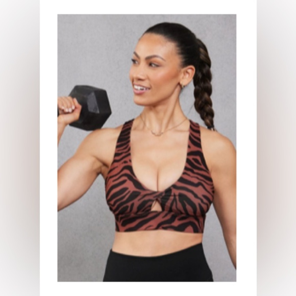 Fabletics Mahogany Zebra Stroke Oasis Leggings & Bra Set, L - Picture 5 of 6